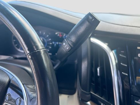 Used 2019 Cadillac Escalade Luxury RWD image 17