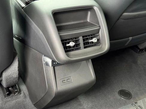 New 2025 Cadillac Lyriq Luxury image 32