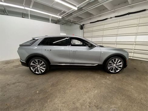 Certified 2025 Cadillac Lyriq Luxury w/ LPO, Floor Liner Package image 7