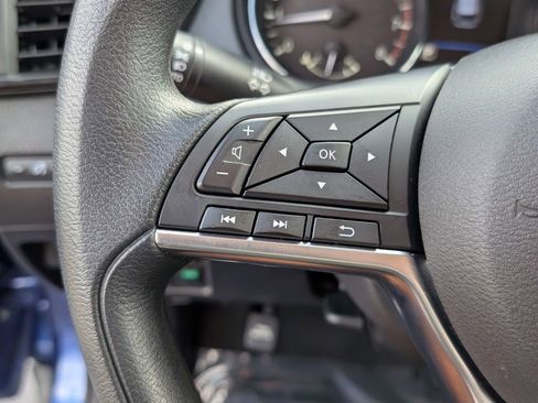 Used 2019 Nissan Rogue S image 28