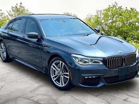 Used 2018 BMW 750i xDrive AWD/4WD image 10