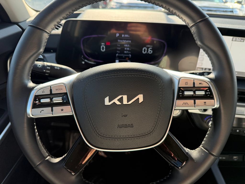 Used 2023 Kia Telluride LX AWD/4WD image 23