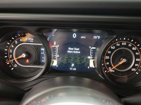New 2026 Jeep Wrangler Unlimited Sahara AWD/4WD image 36