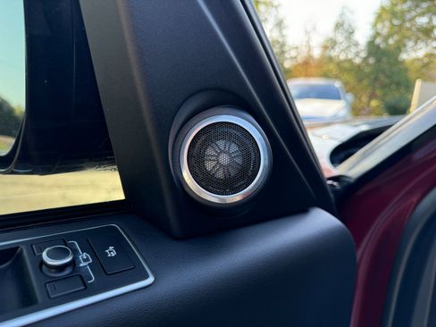 Used 2017 Land Rover Range Rover HSE image 19