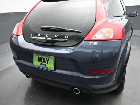 Used 2011 Volvo C30 T5 w/ Multimedia Pkg FWD image 2