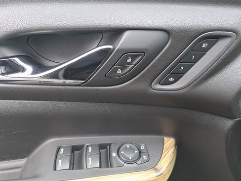 Used 2019 GMC Acadia Denali image 28