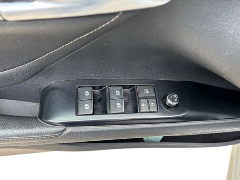 Used 2018 Toyota Camry XSE FWD image 16