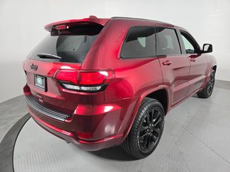 Used 2022 Jeep Grand Cherokee Laredo AWD/4WD video 2