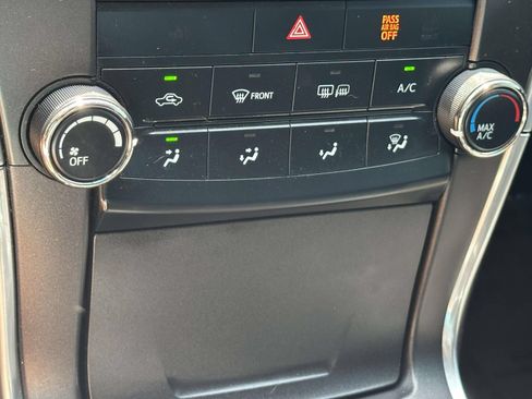 Used 2017 Toyota Camry LE FWD image 12