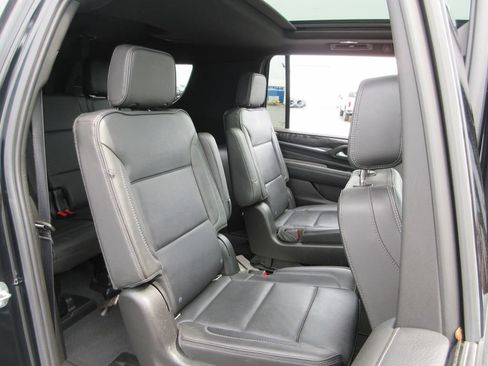 Certified 2021 GMC Yukon XL Denali w/ Denali Premium Package AWD/4WD image 28