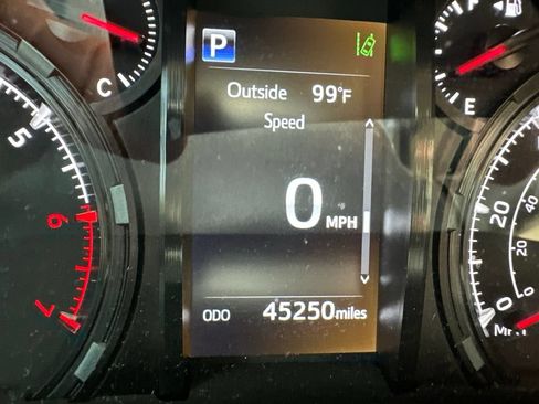 Used 2024 Toyota 4Runner SR5 Premium w/ Moonroof Package AWD/4WD image 18