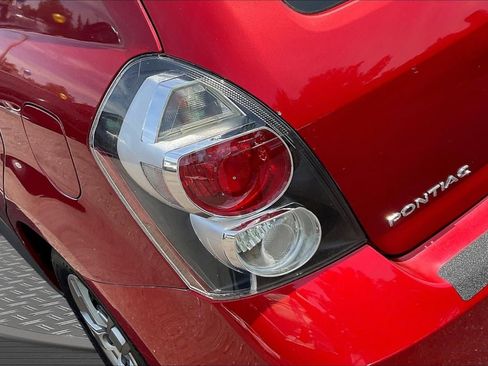 Used 2010 Pontiac Vibe w/ Preferred Package FWD image 21