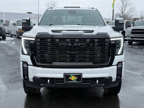 Used 2024 GMC Sierra 3500 Denali Ultimate image 3
