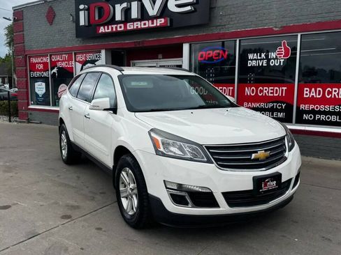 Used 2014 Chevrolet Traverse LT FWD image 2