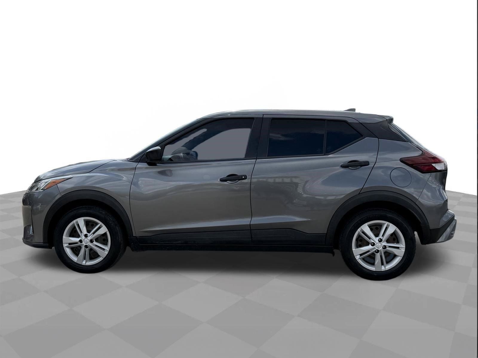 Used 2021 Nissan Kicks S FWD image 2
