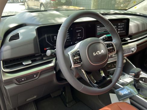 New 2026 Kia Carnival SX Prestige FWD image 21