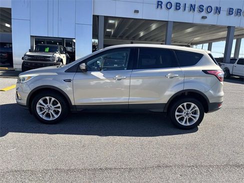 Used 2017 Ford Escape SE image 8