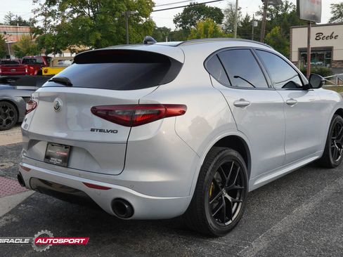 Used 2020 Alfa Romeo Stelvio Ti image 7