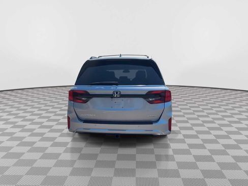 New 2026 Honda Odyssey Touring image 7