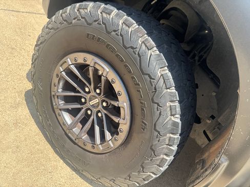 Used 2020 Ford F150 Raptor w/ Equipment Group 802A Luxury AWD/4WD image 8