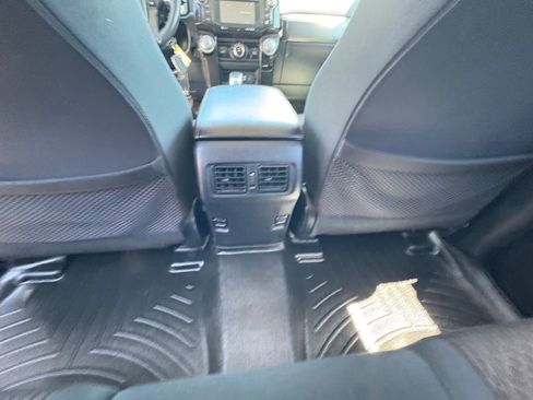 Used 2018 Toyota 4Runner TRD Off-Road AWD/4WD image 28