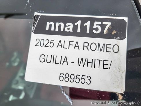 New 2025 Alfa Romeo Giulia w/ Veloce Package AWD image 25