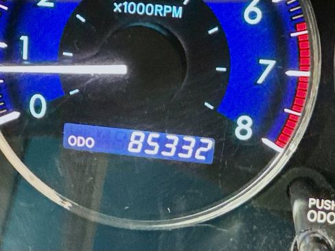 Used 2010 Toyota Sienna CE FWD image 11