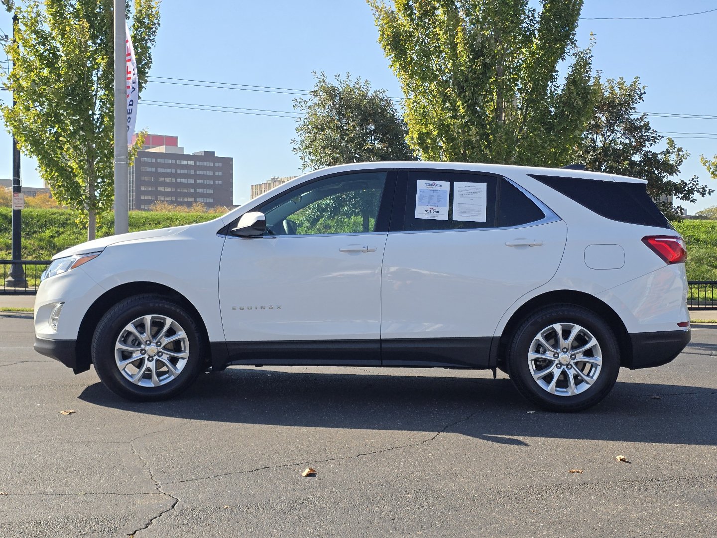 Certified 2020 Chevrolet Equinox LT FWD image 17