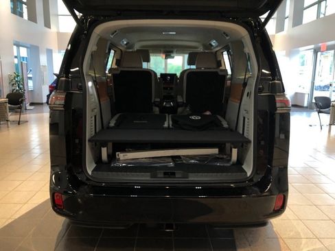 New 2025 Volkswagen ID. Buzz Pro S Plus AWD/4WD image 41