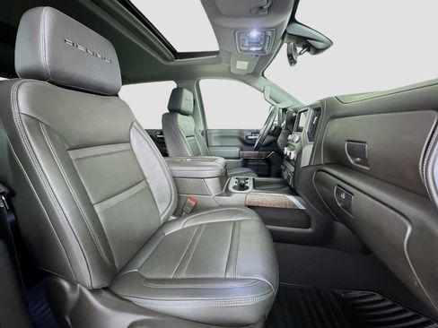 Used 2022 GMC Sierra 3500 Denali w/ Denali Ultimate Package image 27
