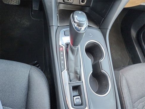 Used 2018 Chevrolet Equinox LT image 15