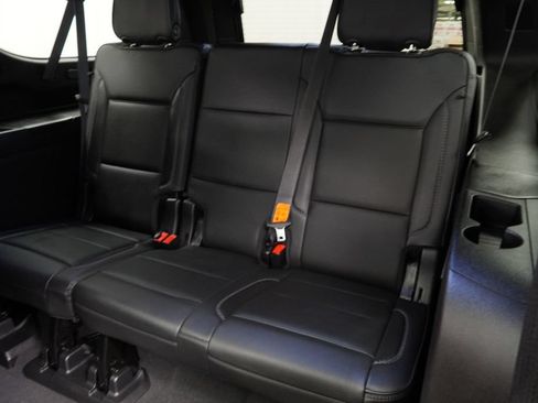 Used 2021 GMC Yukon XL Denali w/ Denali Premium Package AWD/4WD image 11