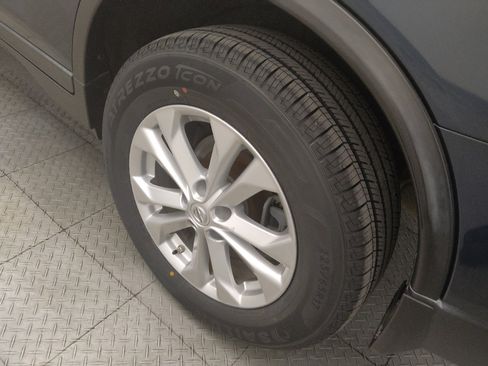 Used 2015 Nissan Rogue SV AWD/4WD image 31