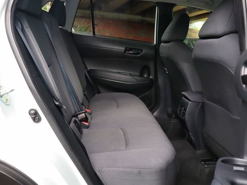 Used 2023 Toyota Corolla Cross LE AWD/4WD image 43