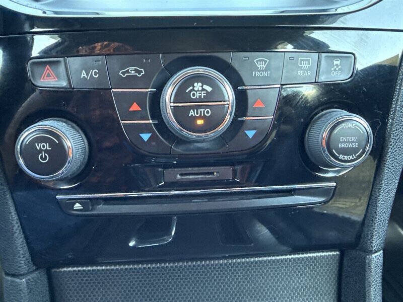 Used 2014 Chrysler 300 S RWD image 30