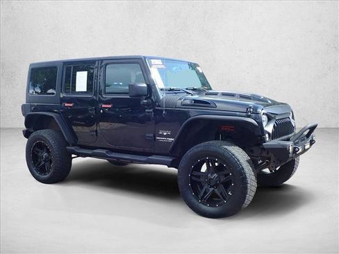 Used 2018 Jeep Wrangler Unlimited Sahara AWD/4WD image 6