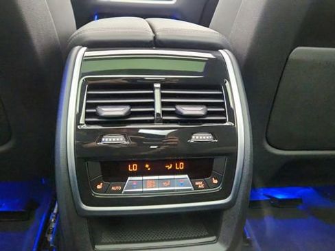 Used 2024 BMW X7 xDrive40i w/ Executive Package image 42