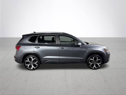 Certified 2023 Volkswagen Taos SEL AWD/4WD image 5