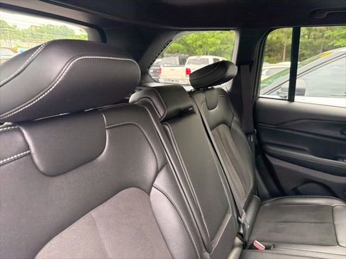 Used 2024 Jeep Grand Cherokee Altitude AWD/4WD image 16