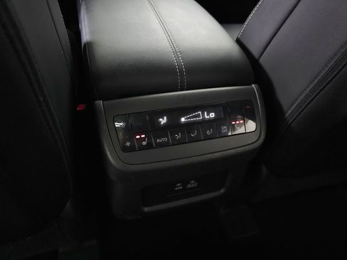 Used 2024 Nissan Pathfinder SL w/ SL Premium Package AWD/4WD image 31