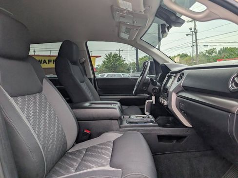 Used 2020 Toyota Tundra SR5 w/ SR5 Upgrade Package AWD/4WD image 24