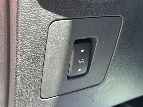 Used 2016 Ford F150 Platinum w/ Equipment Group 701A Luxury image 17