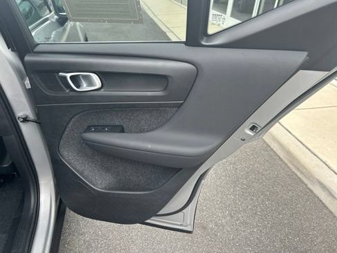 Certified 2025 Volvo XC40 B5 Plus AWD/4WD image 12