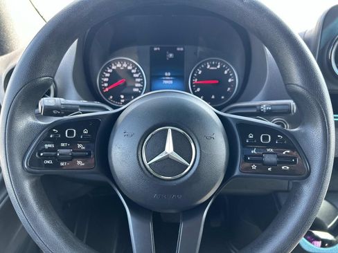Used 2022 Mercedes-Benz Sprinter 1500 image 33