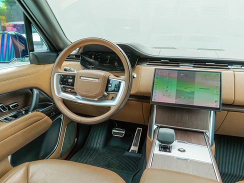 Used 2024 Land Rover Range Rover Long Wheelbase Autobiography image 64