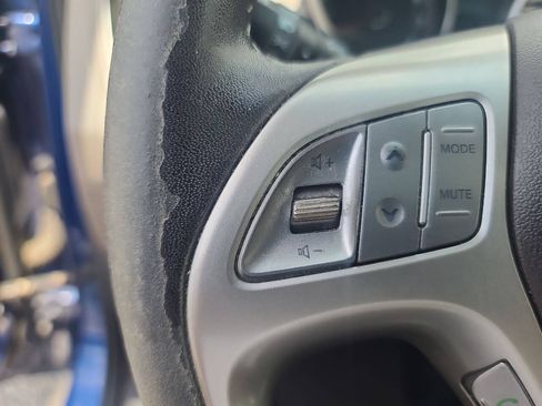 Used 2013 Hyundai Tucson Limited w/ Premium Pkg FWD image 19