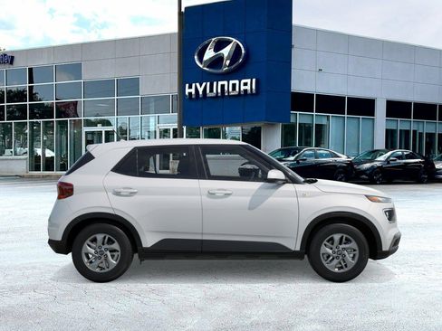 New 2026 Hyundai Venue SE FWD image 7