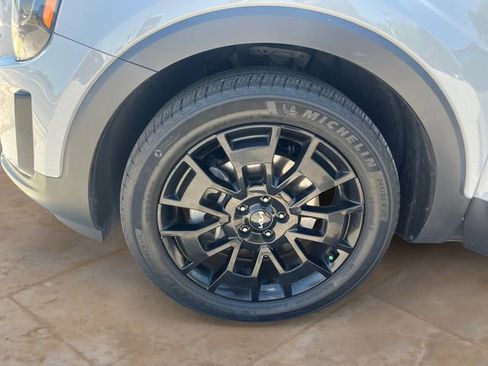 Used 2022 Kia Telluride EX w/ EX Premium Package AWD/4WD image 14