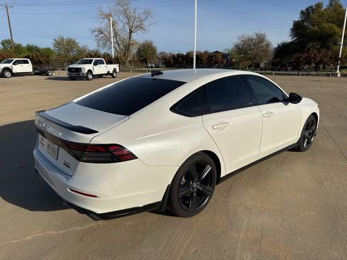 Used 2025 Honda Accord Sport image 6