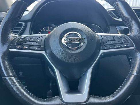 Used 2017 Nissan Rogue SL image 29